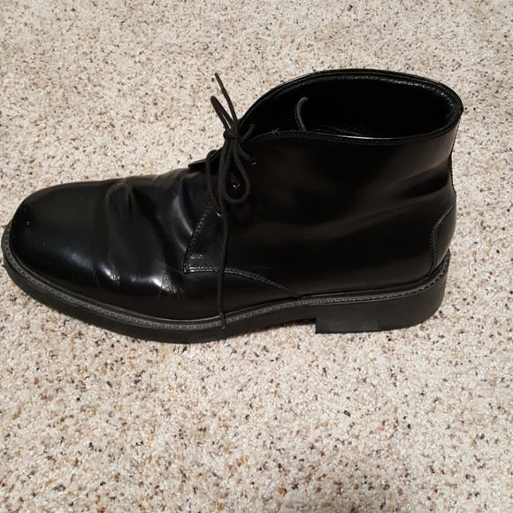 Eddie Bauer Chukka Boots - Picture 2 of 10